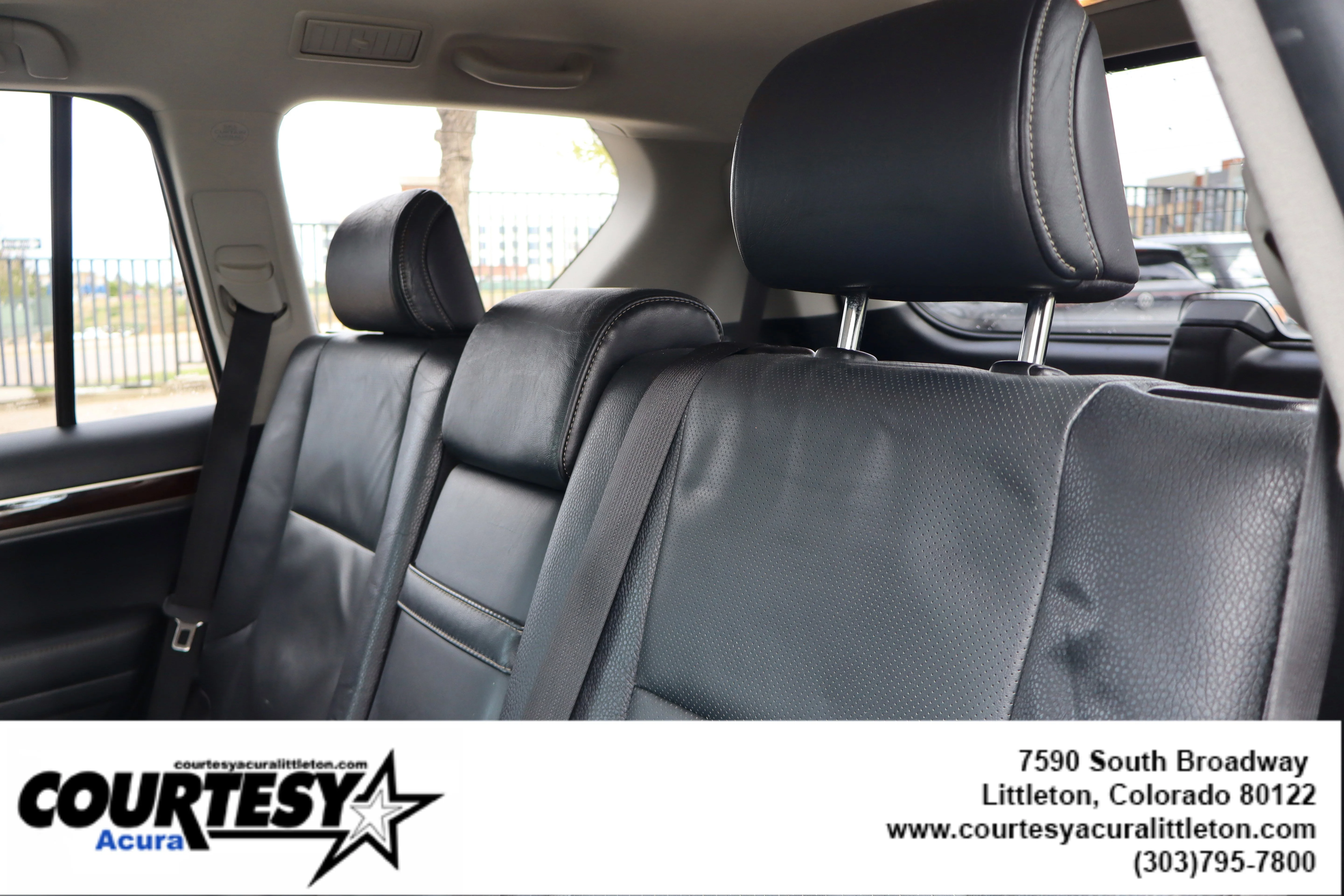 Used 2016  Lexus  image 25