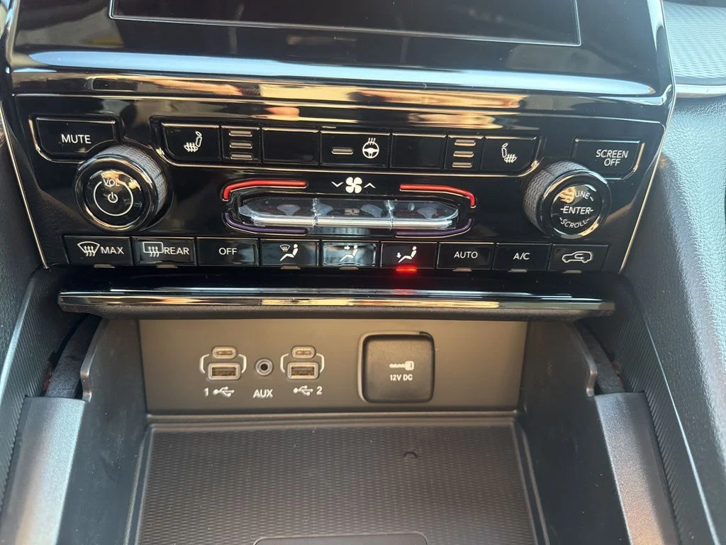 New 2026 Baltic Gray Metallic Clearcoat Jeep Laredo X image 25