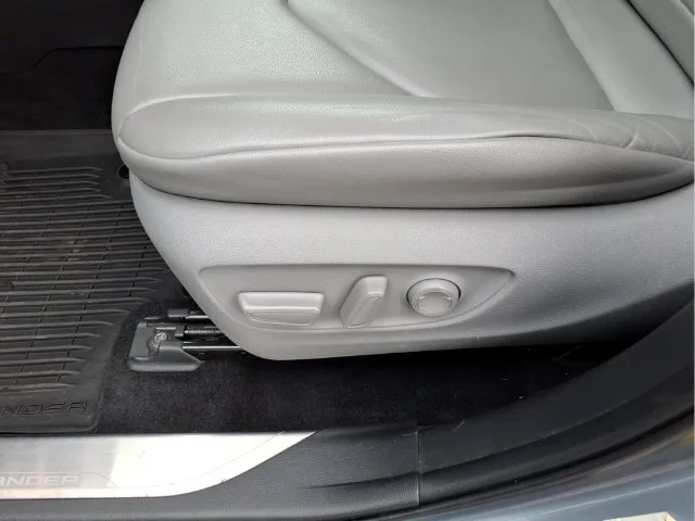 Used 2022 Blue Toyota XLE image 22