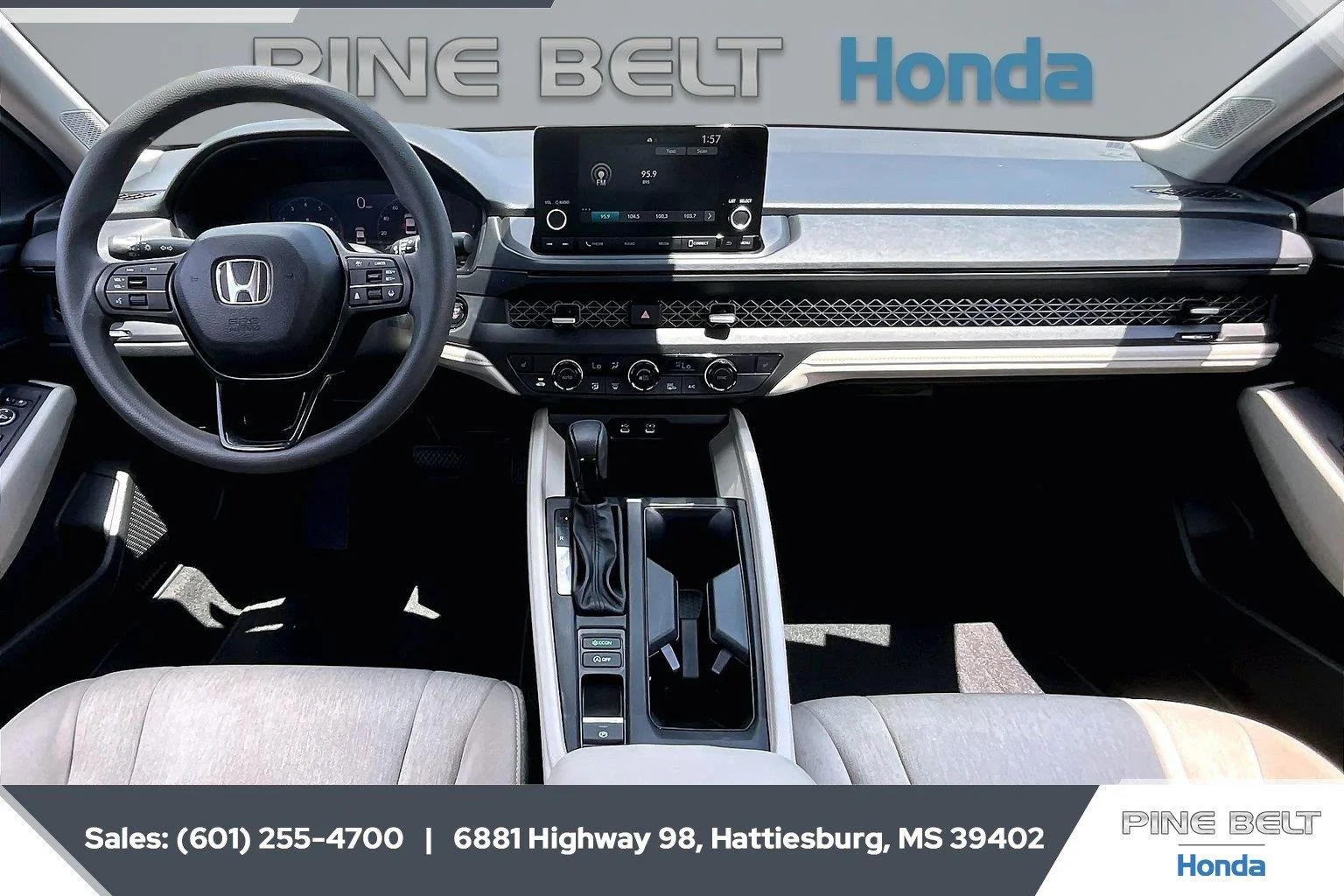 Used 2025 Platinum White Pearl Honda SE image 13