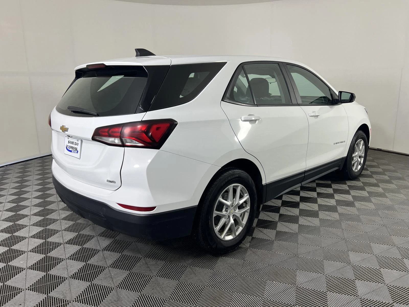Used 2022 Summit White Chevrolet LS image 23