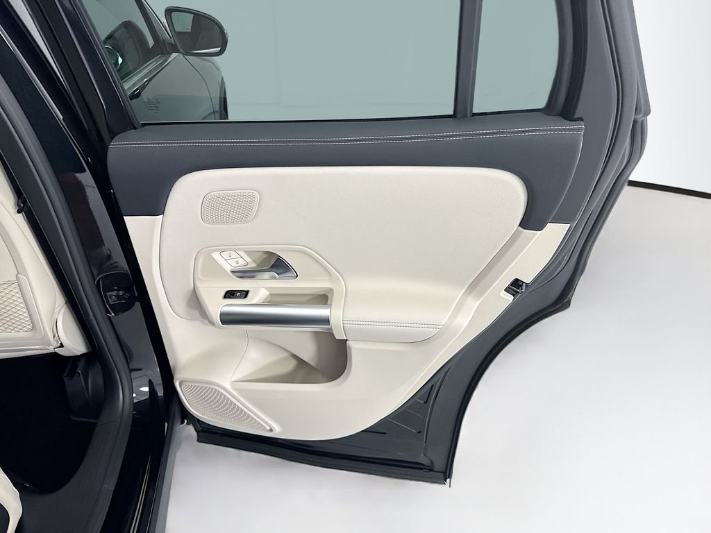 New 2026 Cosmos Black Metallic Mercedes-Benz GLA 250 image 26