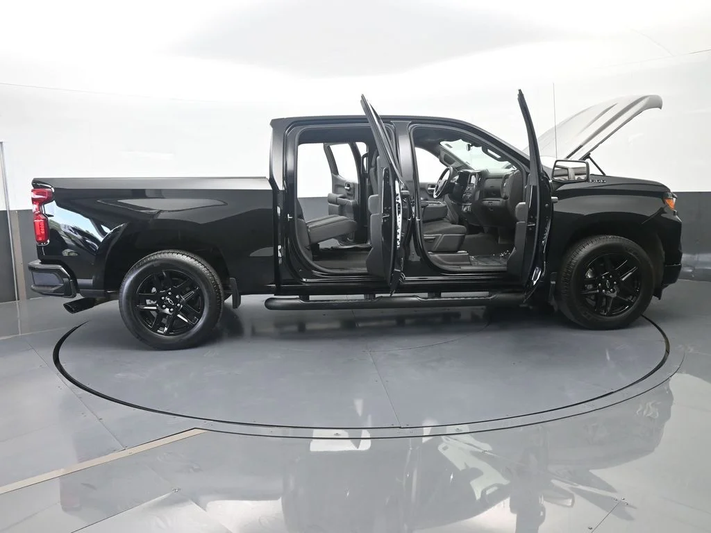 Used 2025 Black Chevrolet Custom image 74