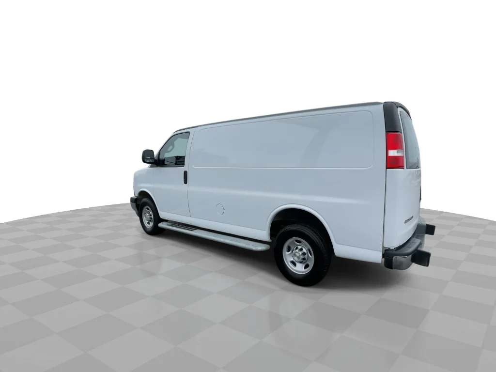 Used 2024 Summit White Chevrolet 2500 image 7