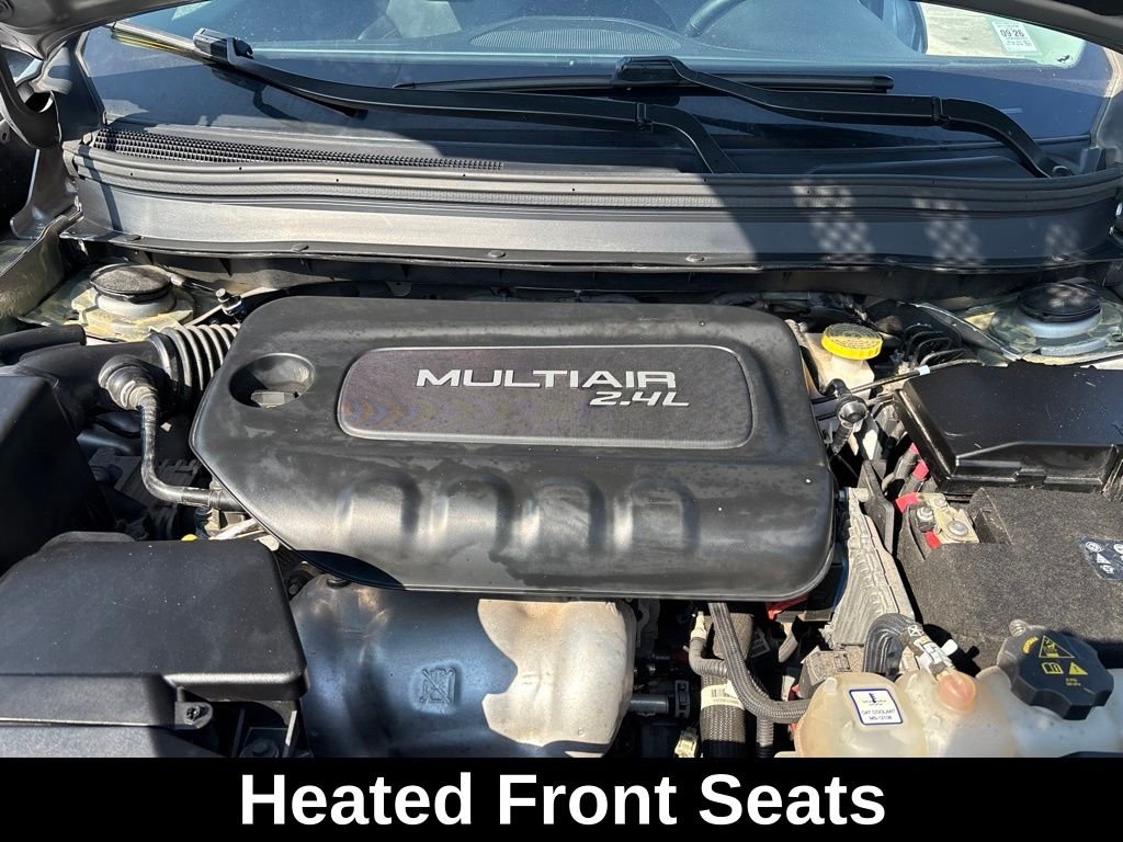 Used 2019 Silver Jeep Latitude Plus image 11