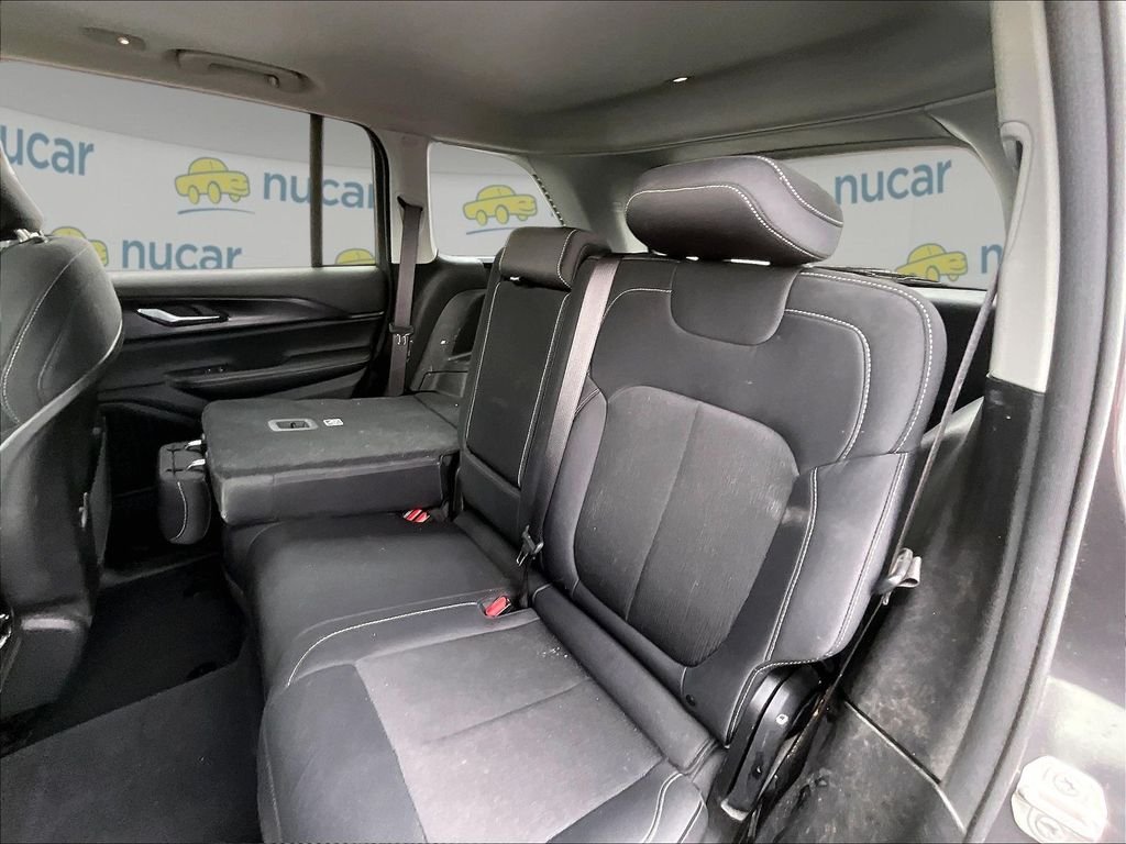 Used 2023 Baltic Gray Metallic Clearcoat Jeep Laredo image 15