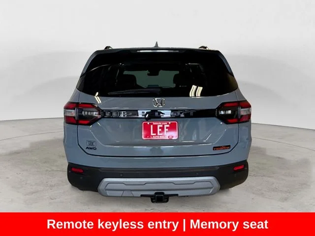Used 2025 Sonic Gray Pearl Honda TrailSport image 5