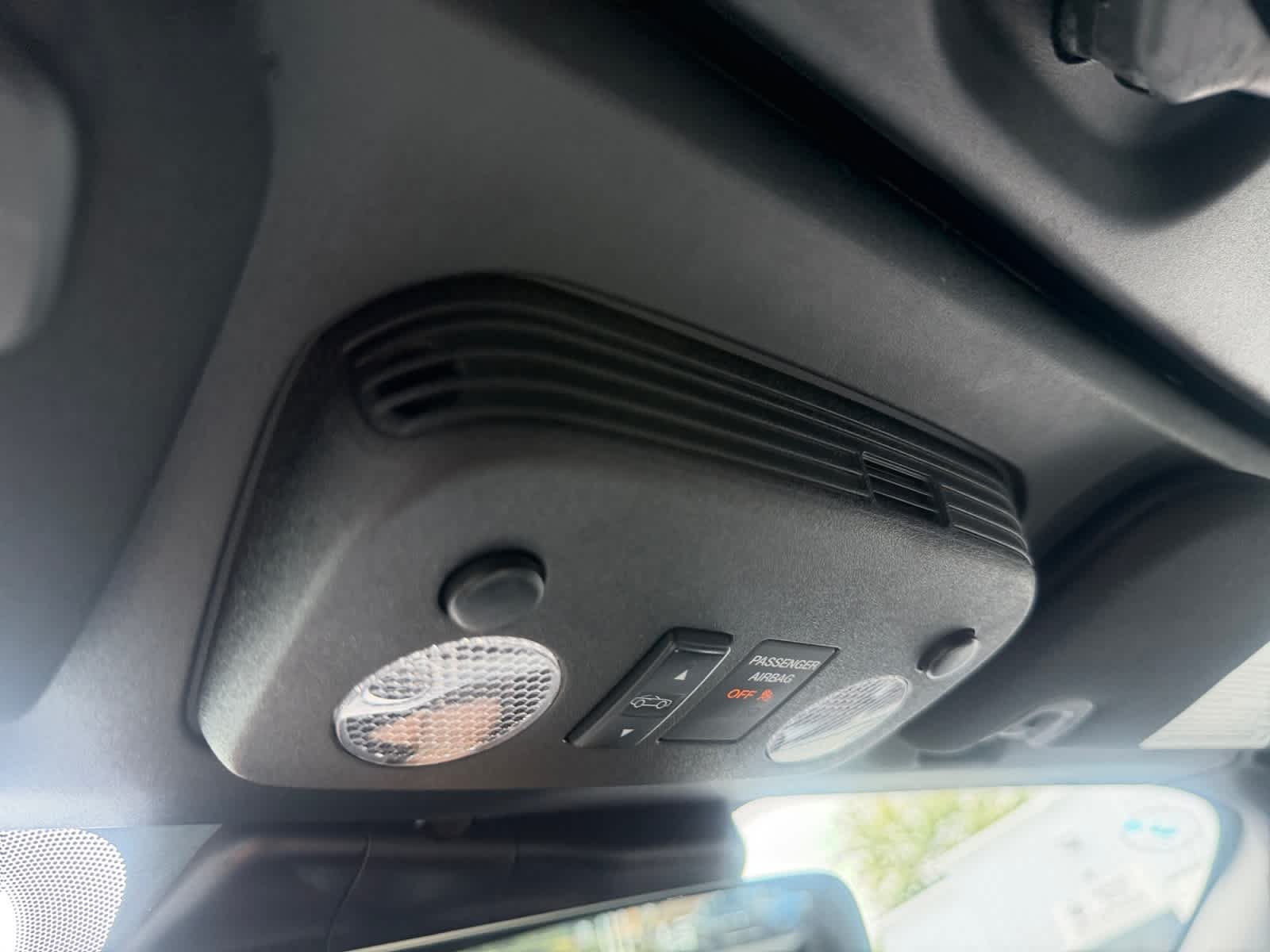 Used 2022 Oxford White Ford GT Premium image 30