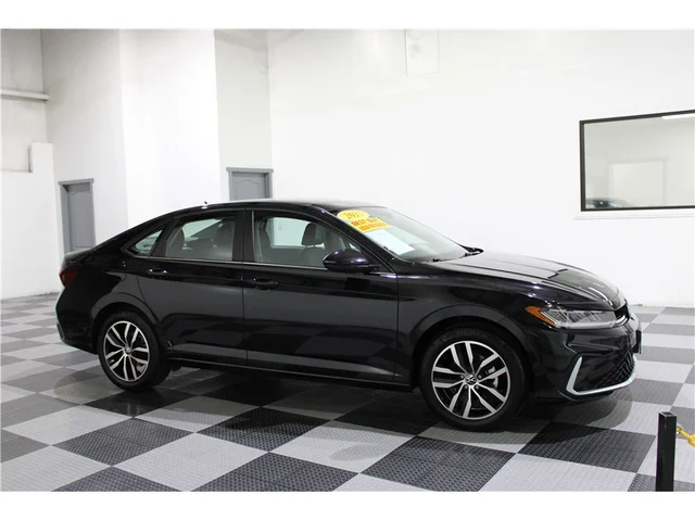 Pre-Owned 2025 Volkswagen Jetta SE