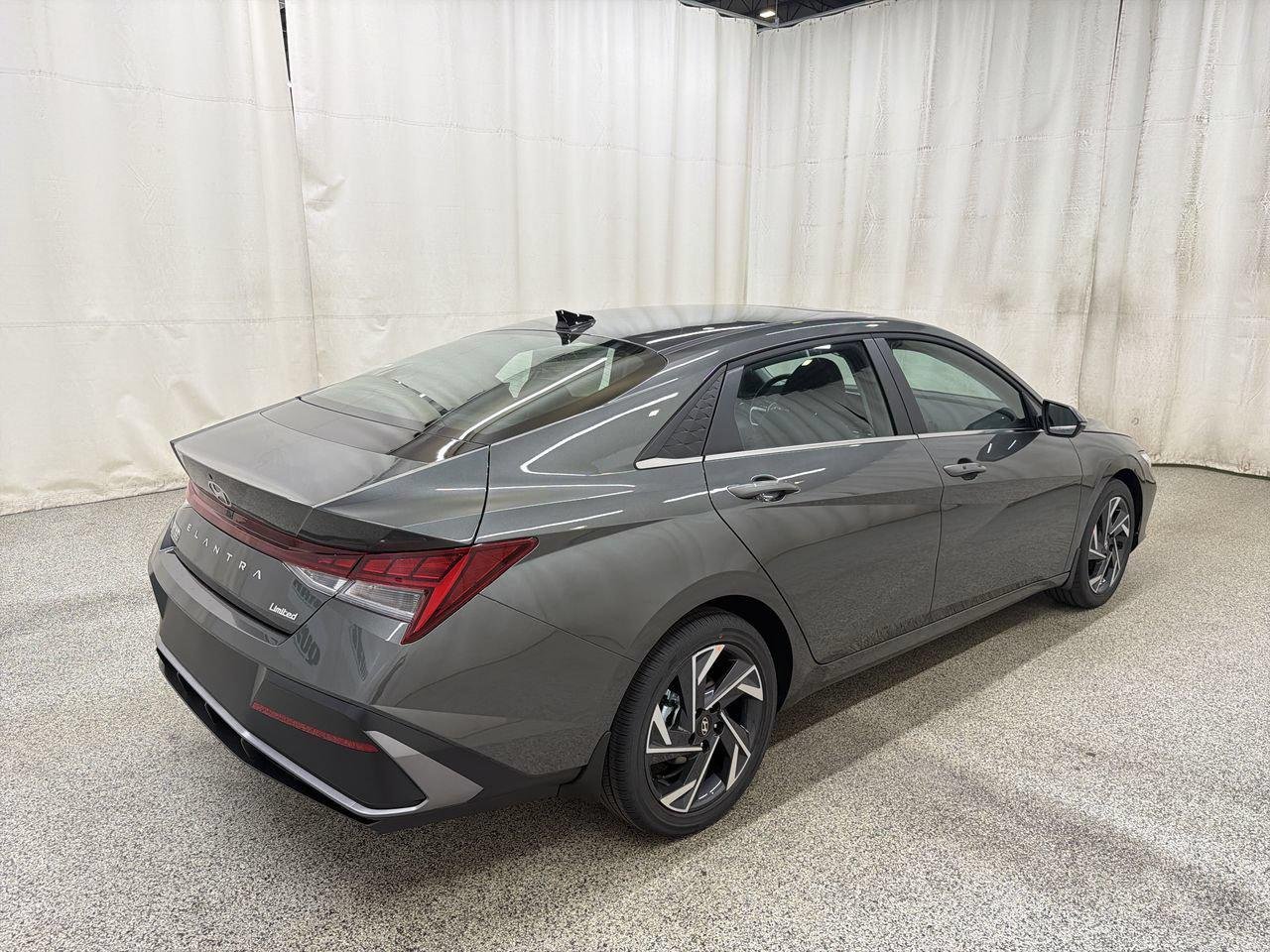 New 2026 Amazon Gray Hyundai Limited image 8