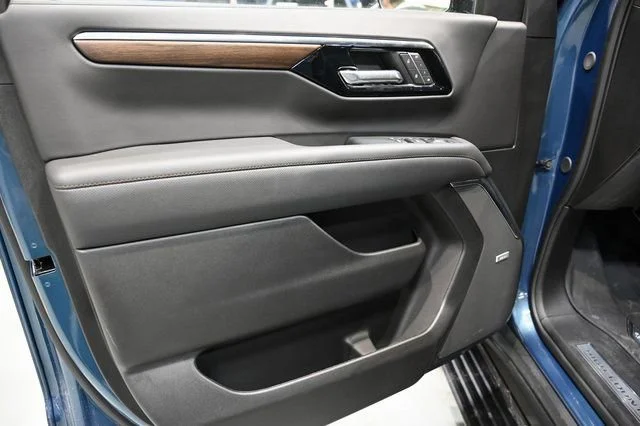 2026 Chevrolet Suburban High Country - Photo 30