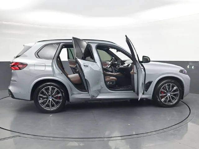 Used 2024 Gray BMW xDrive50e image 37