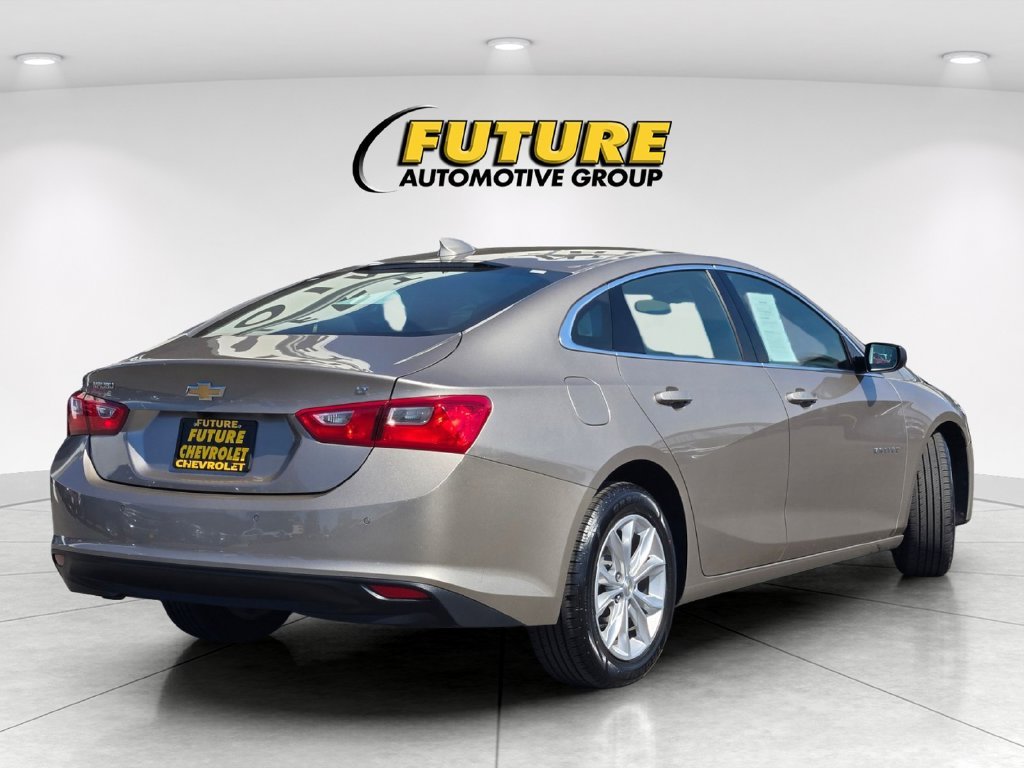 Used 2025 Gray Chevrolet LT image 4
