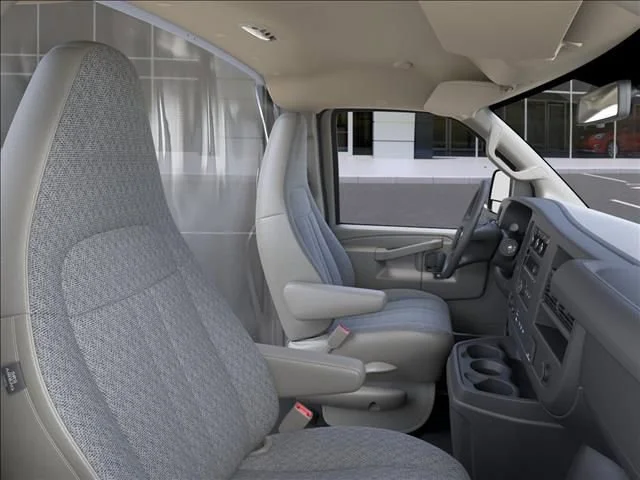 New 2025 Summit White GMC 1WT image 17