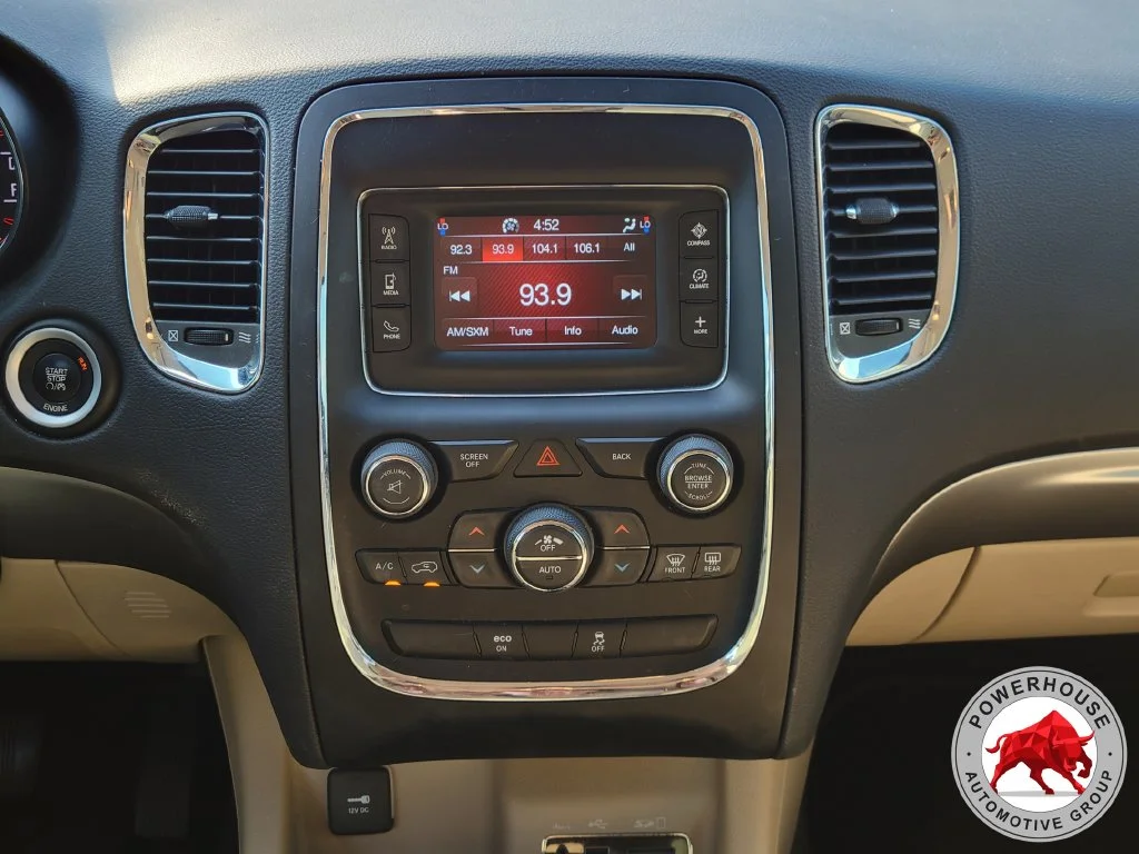 Used 2015 White Dodge SXT image 21