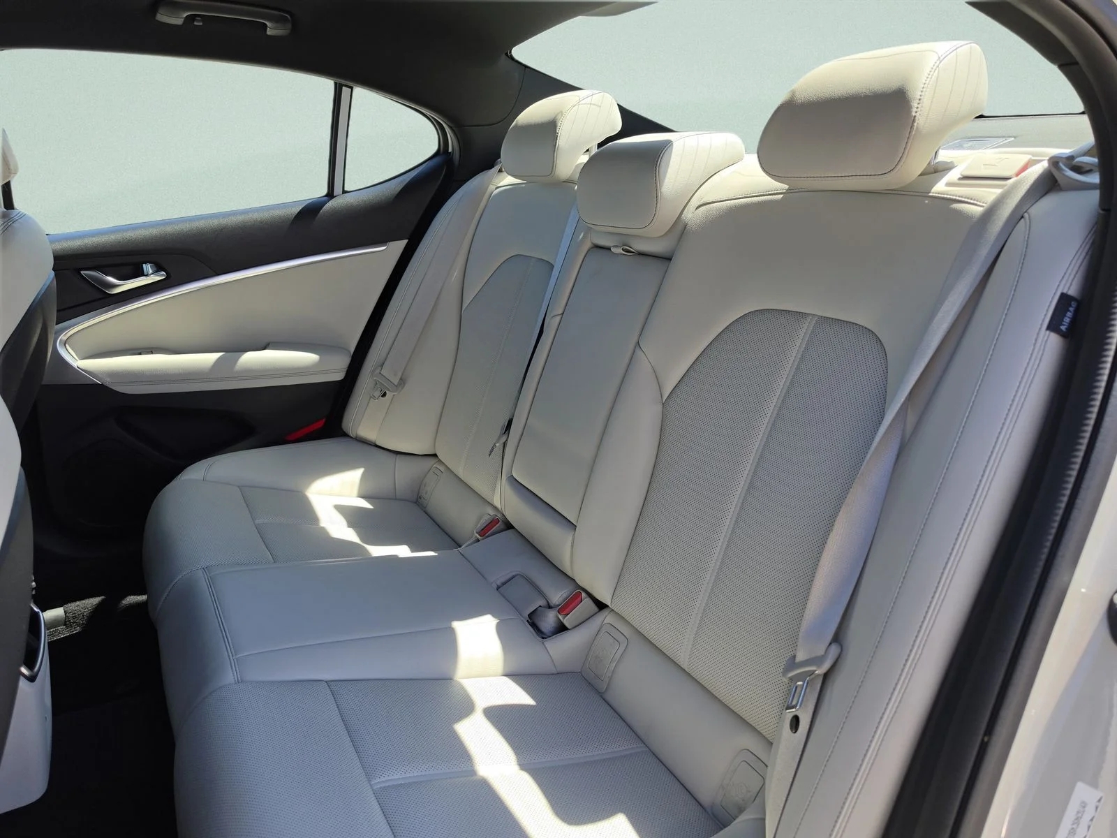 Used 2025 Gray Genesis 2.5T image 19