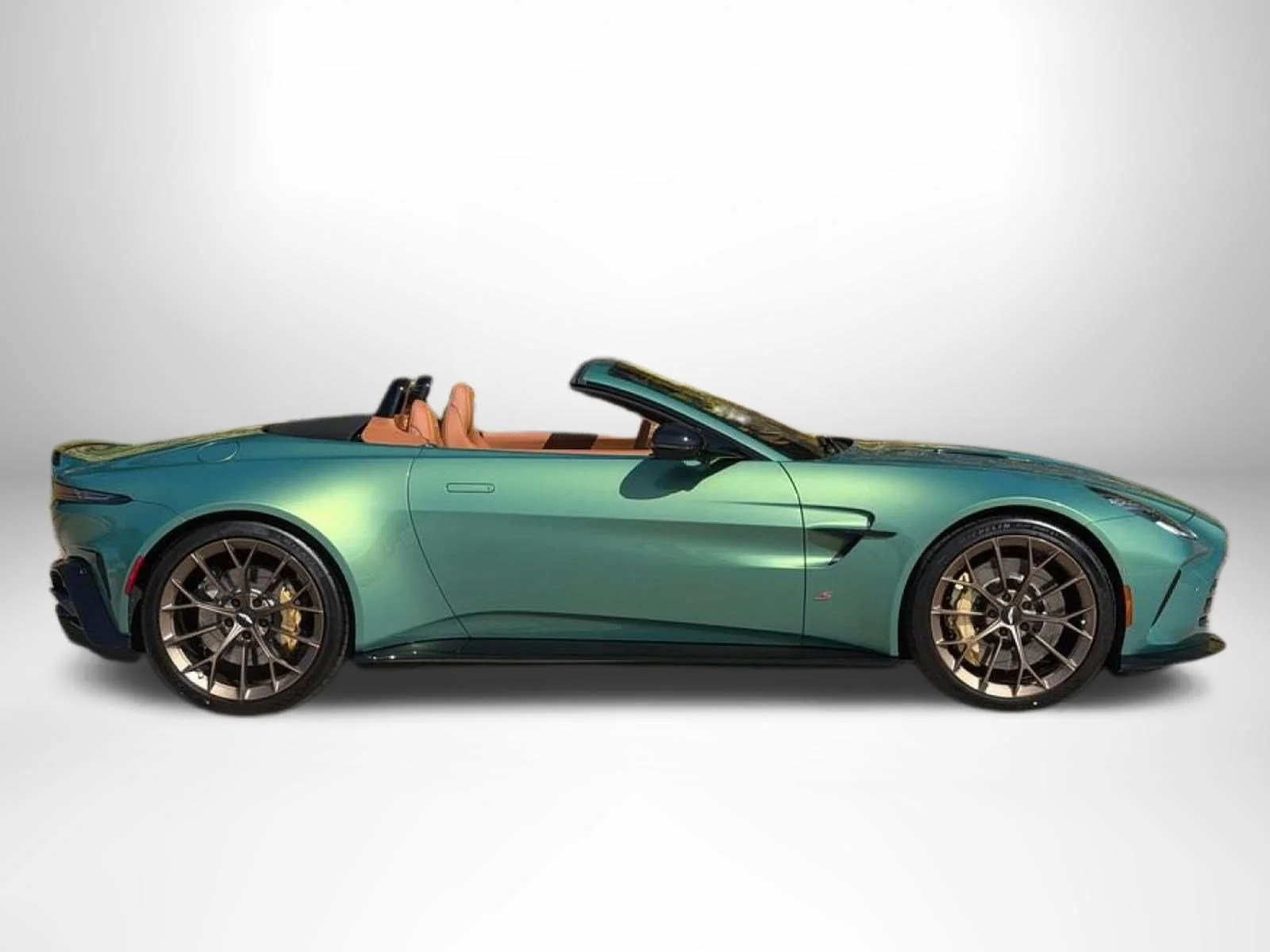 New 2026 Q Iridescent Emerald Aston Martin S Roadster image 14