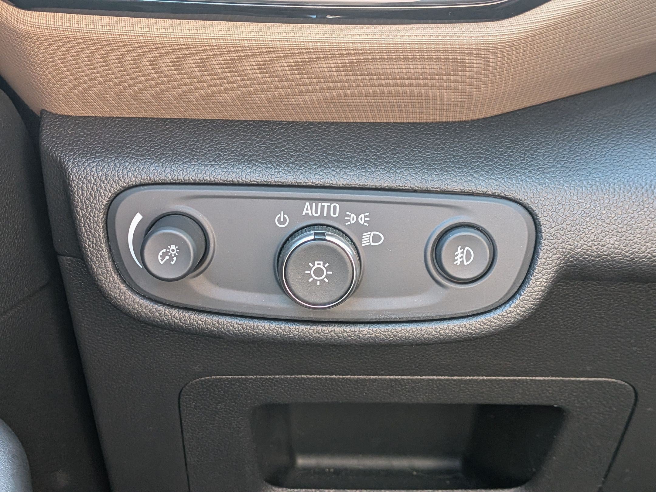 Certified Used 2022 Summit White Chevrolet ACTIV image 18