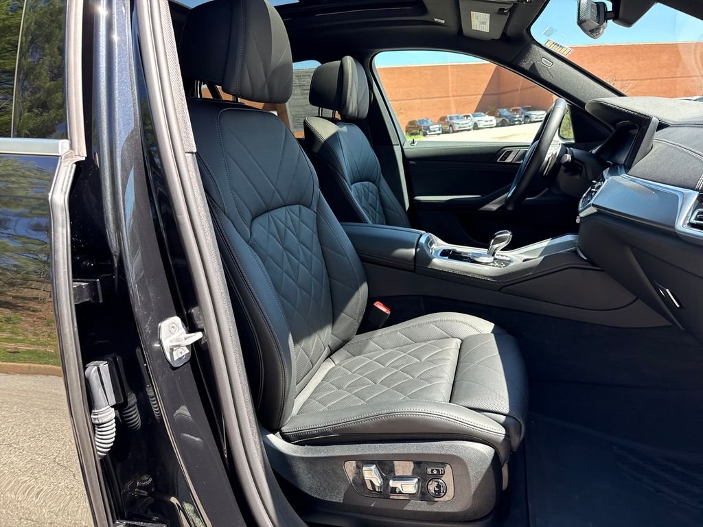 Used 2023 Black BMW xDrive40i image 30