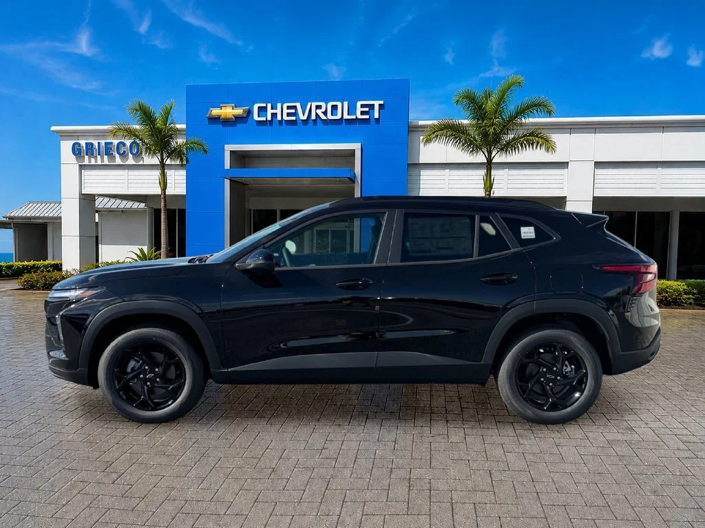 New 2026 Mosaic Black Metallic Chevrolet LT image 4