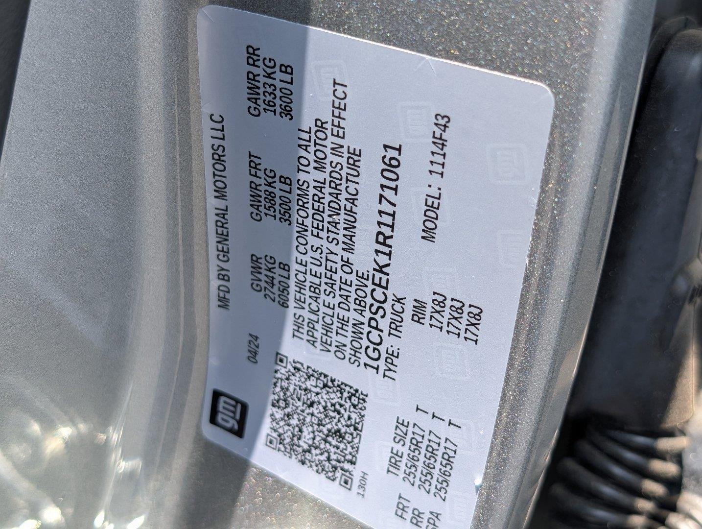 Used 2024 Sterling Gray Metallic Chevrolet 2WD LT image 39