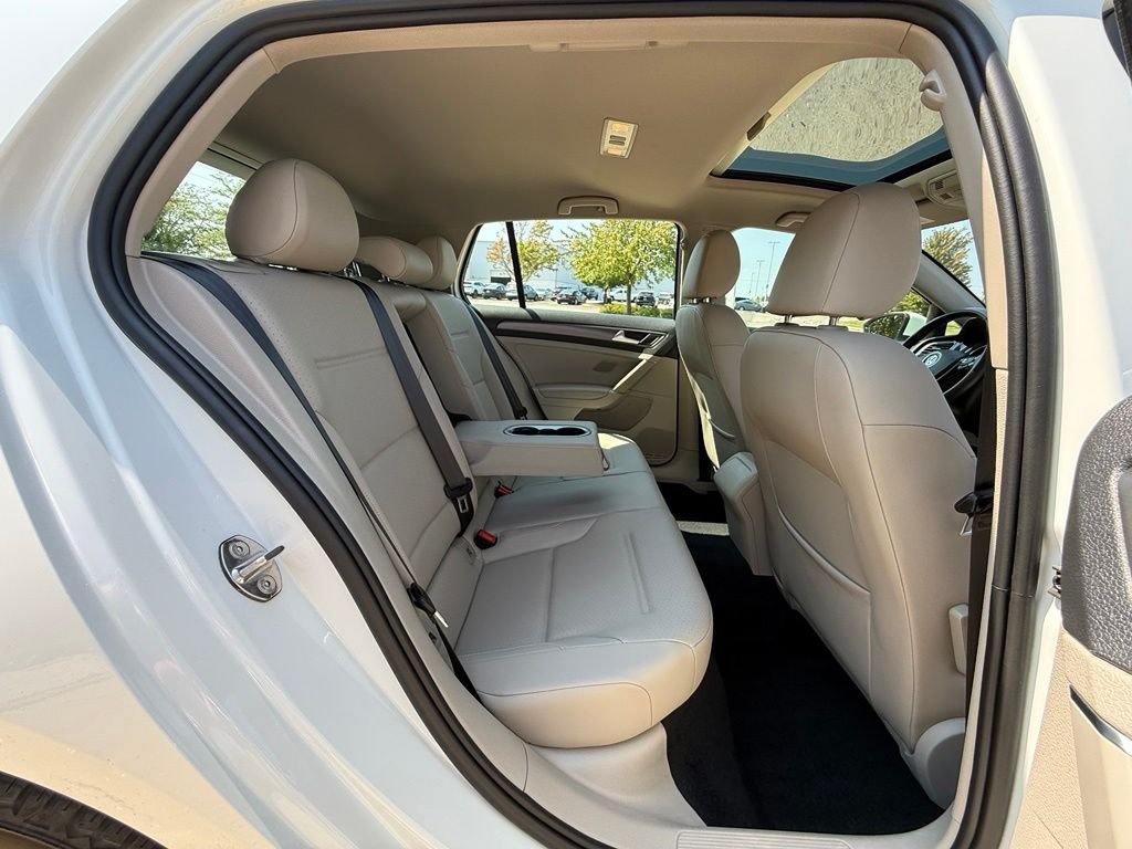 Used 2019 White Volkswagen  image 21
