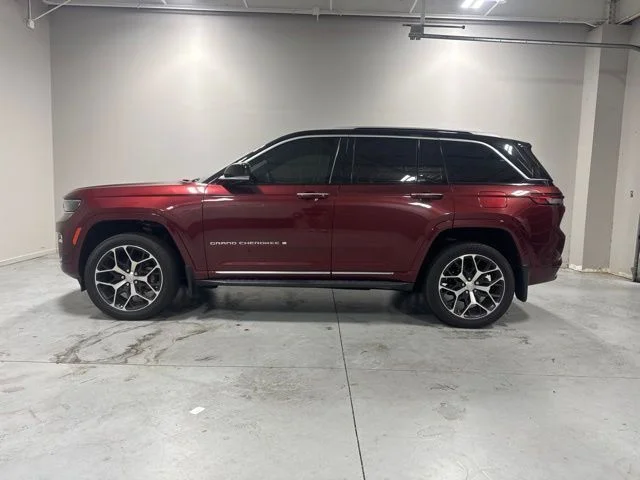 Used 2023 Red Jeep Summit Reserve image 10