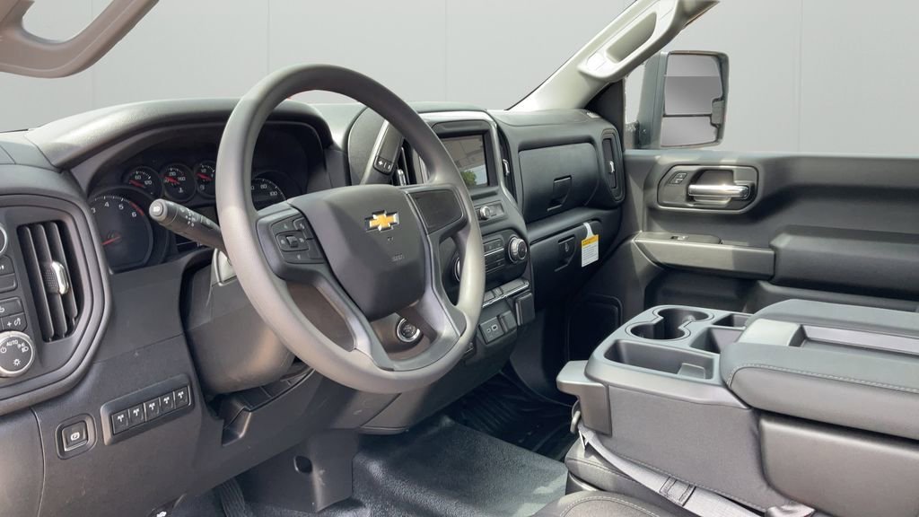 New 2026 Summit White Chevrolet Work Truck image 38