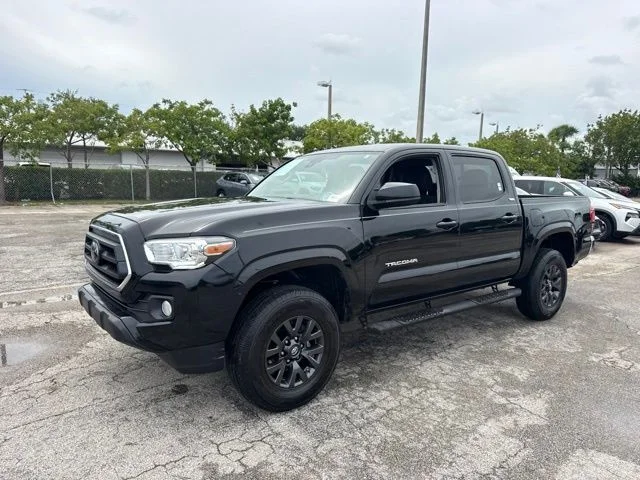 Used 2022 Black Toyota SR5 image 7