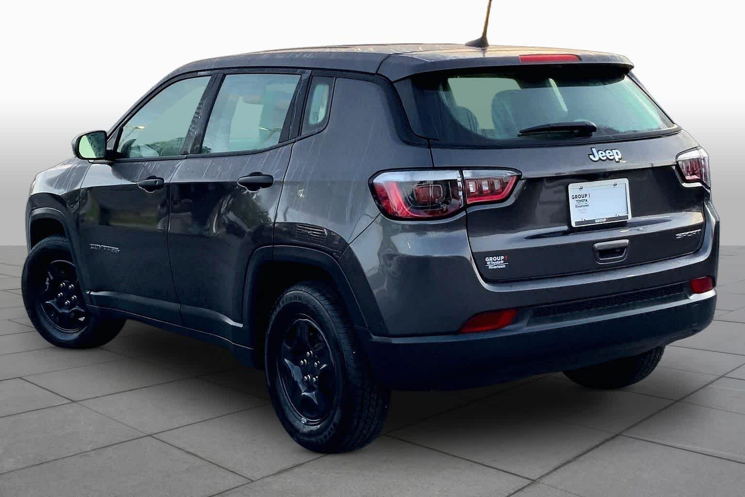 Used 2021 Granite Crystal Metallic Clearcoat Jeep Sport image 12