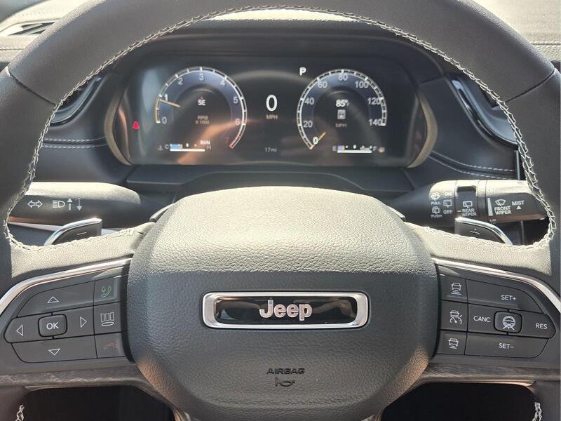 New 2027 High Gloss Black Jeep LAREDO ALTITUDE 4X4 *LTD AVAIL* image 31
