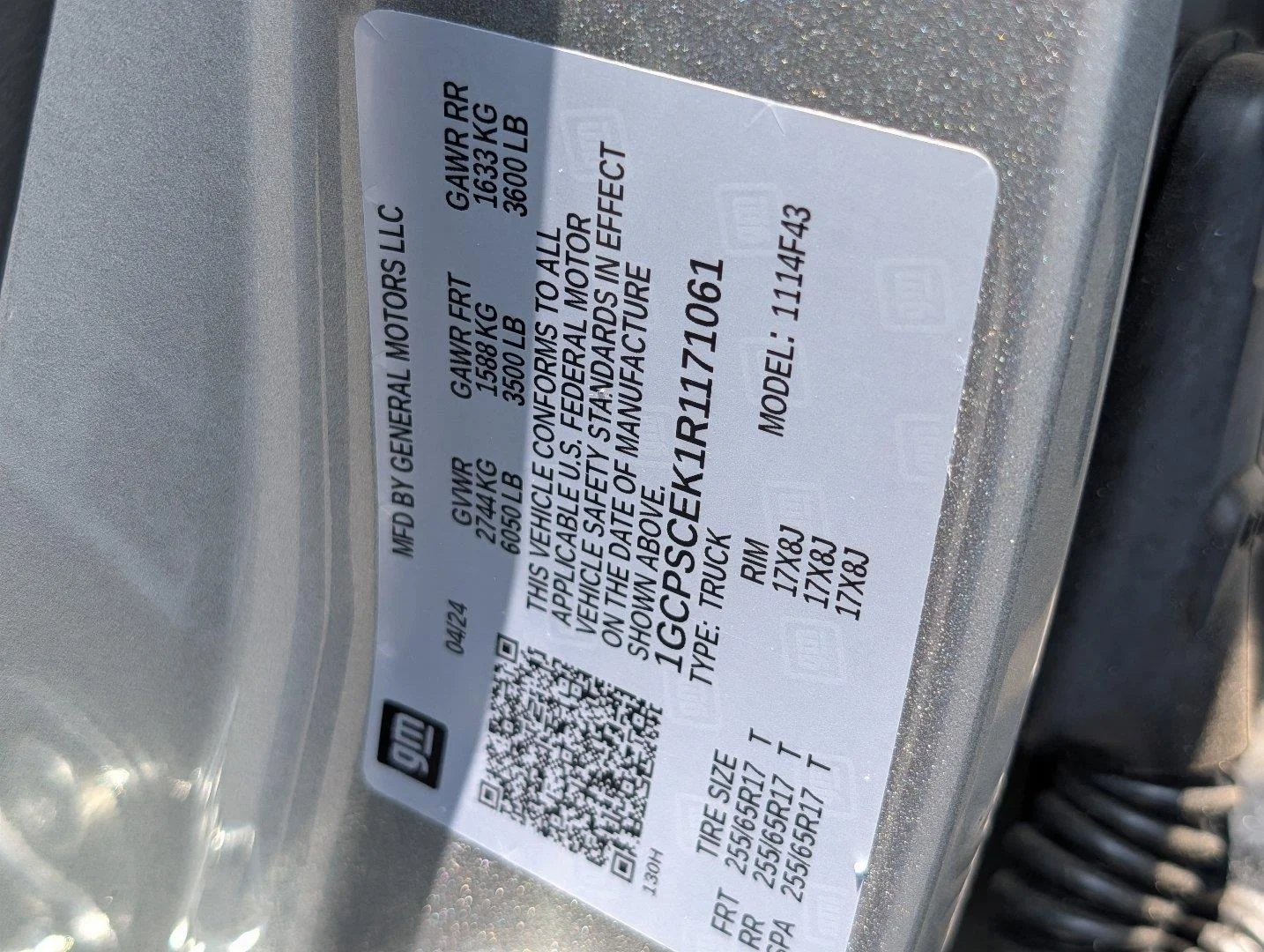 Used 2024 Sterling Gray Metallic Chevrolet 2WD LT image 39