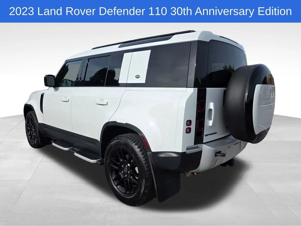 Used 2023  Land Rover S image 6