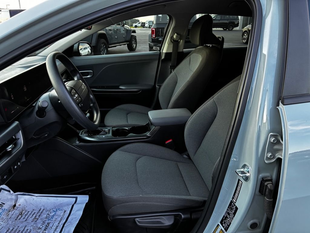 Used 2025 Gray Kia LXS image 8