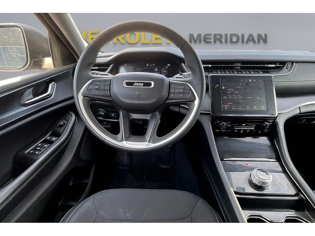 Used 2023 Gray Jeep Laredo image 5