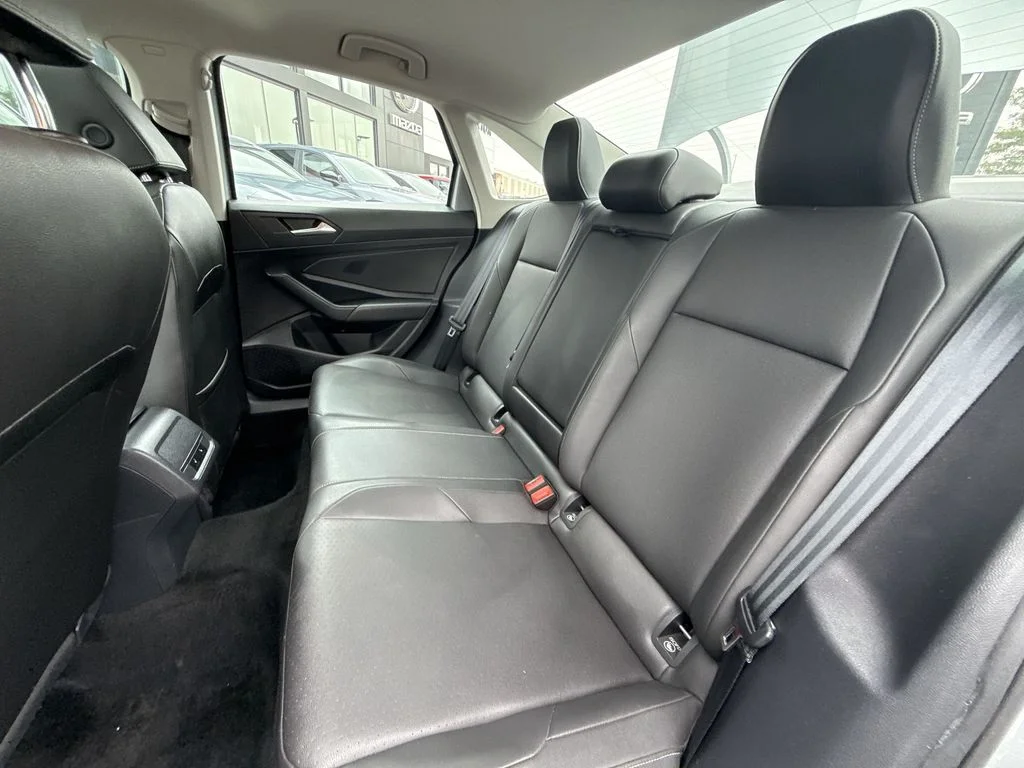 Used 2020 Silver Volkswagen 1.4T SE image 23