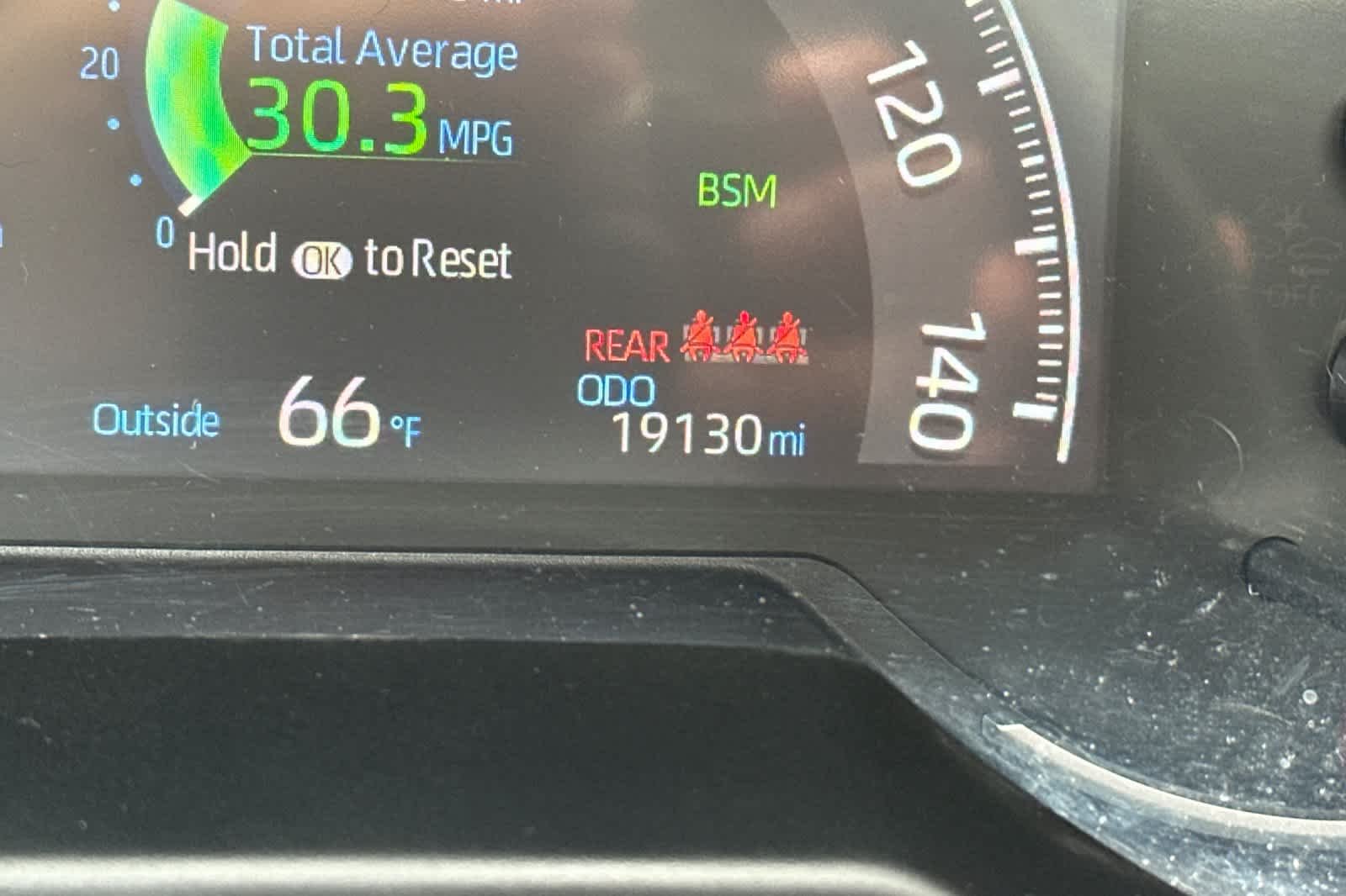 2025 Toyota RAV4 XLE - Photo 26