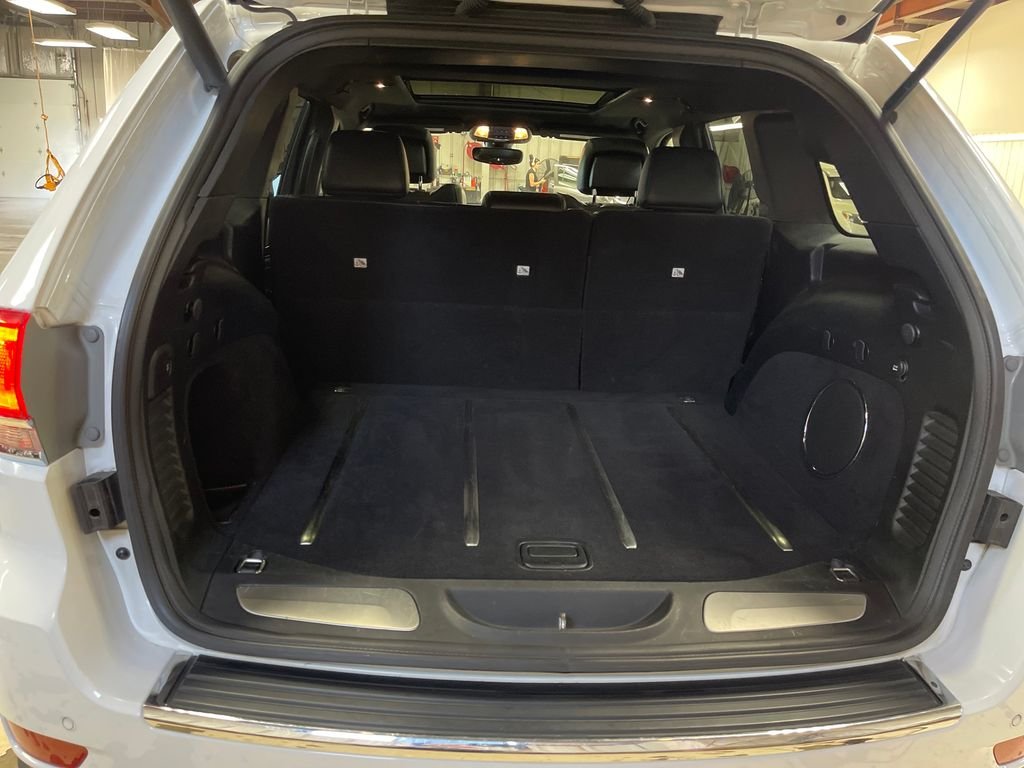 Used 2017 White Jeep Limited image 22