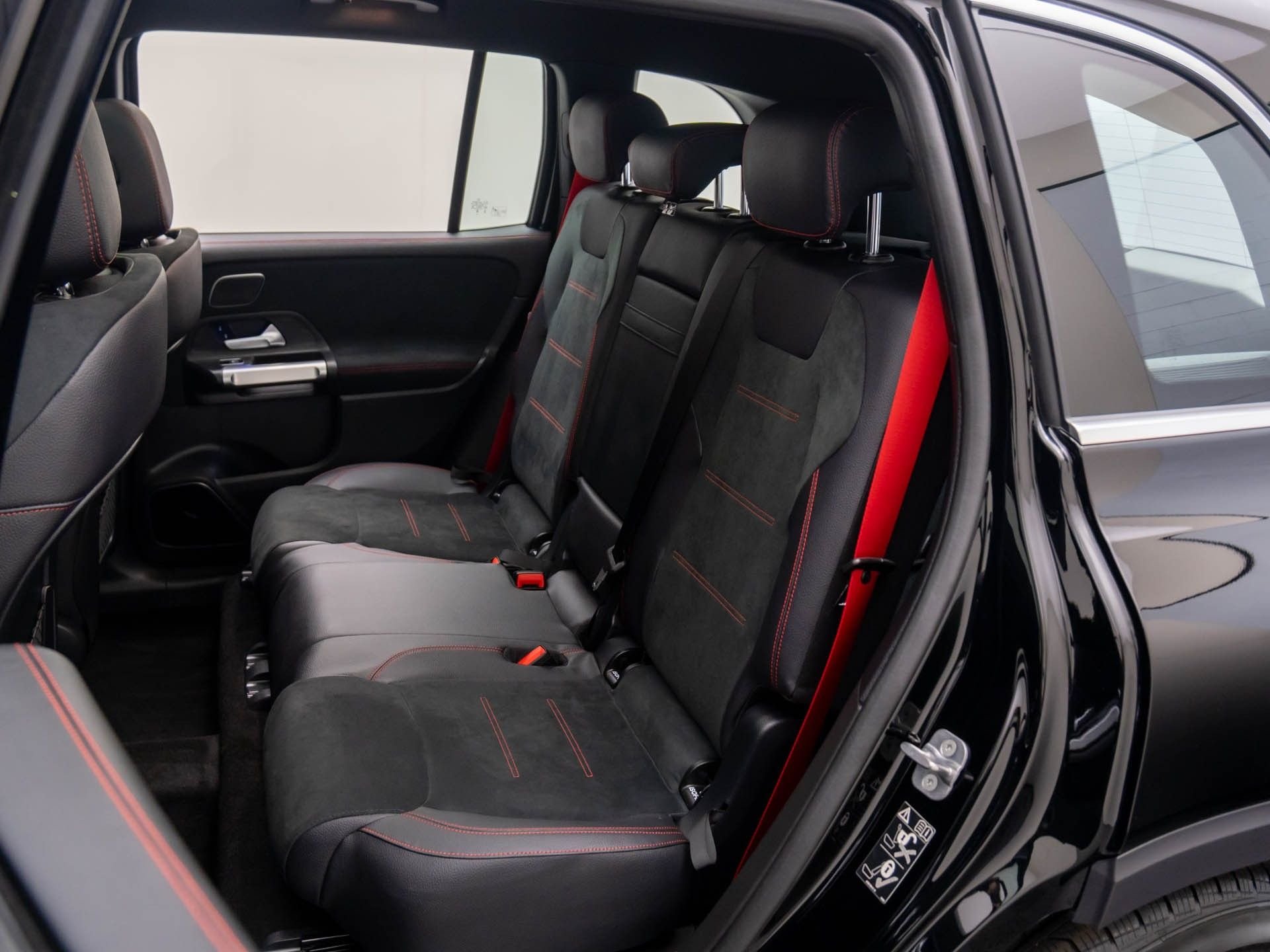2026 Mercedes-Benz GLB AMG GLB 35 - Photo 19