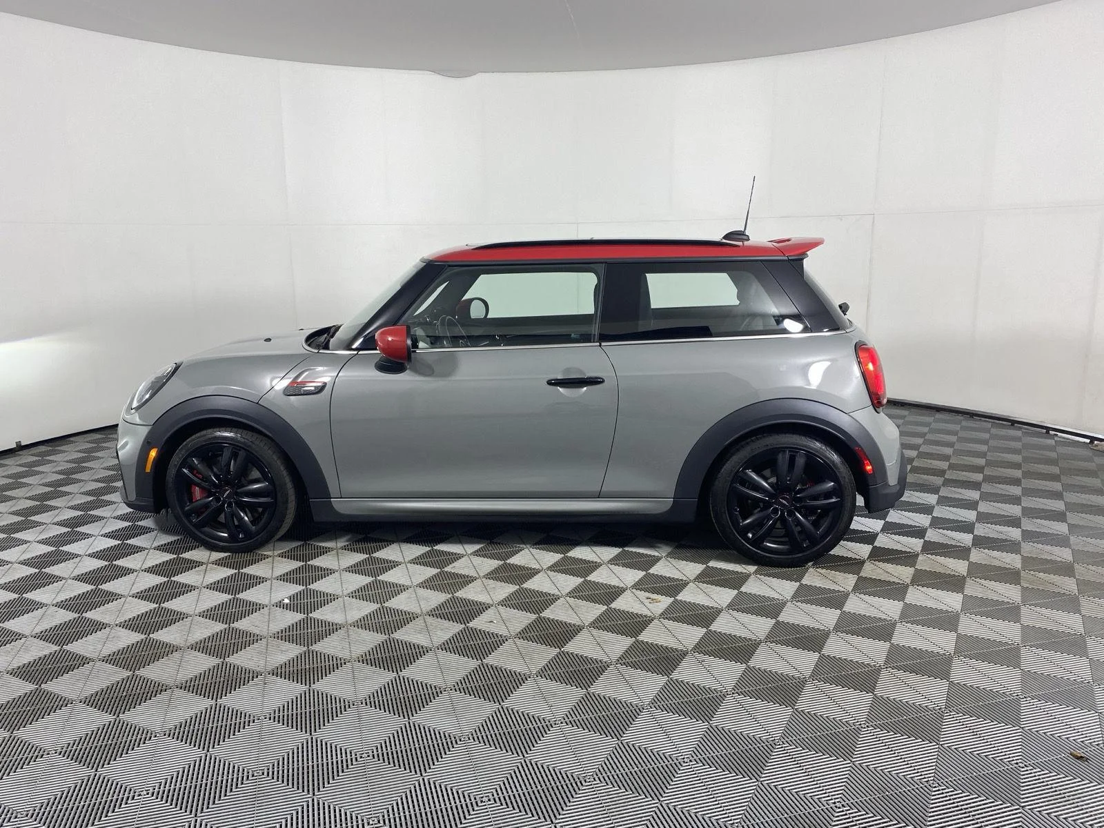 Used 2022 Moonwalk Grey Metallic MINI John Cooper Works image 4
