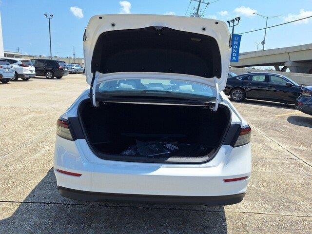 New 2026 Platinum White Pearl Honda SE image 27