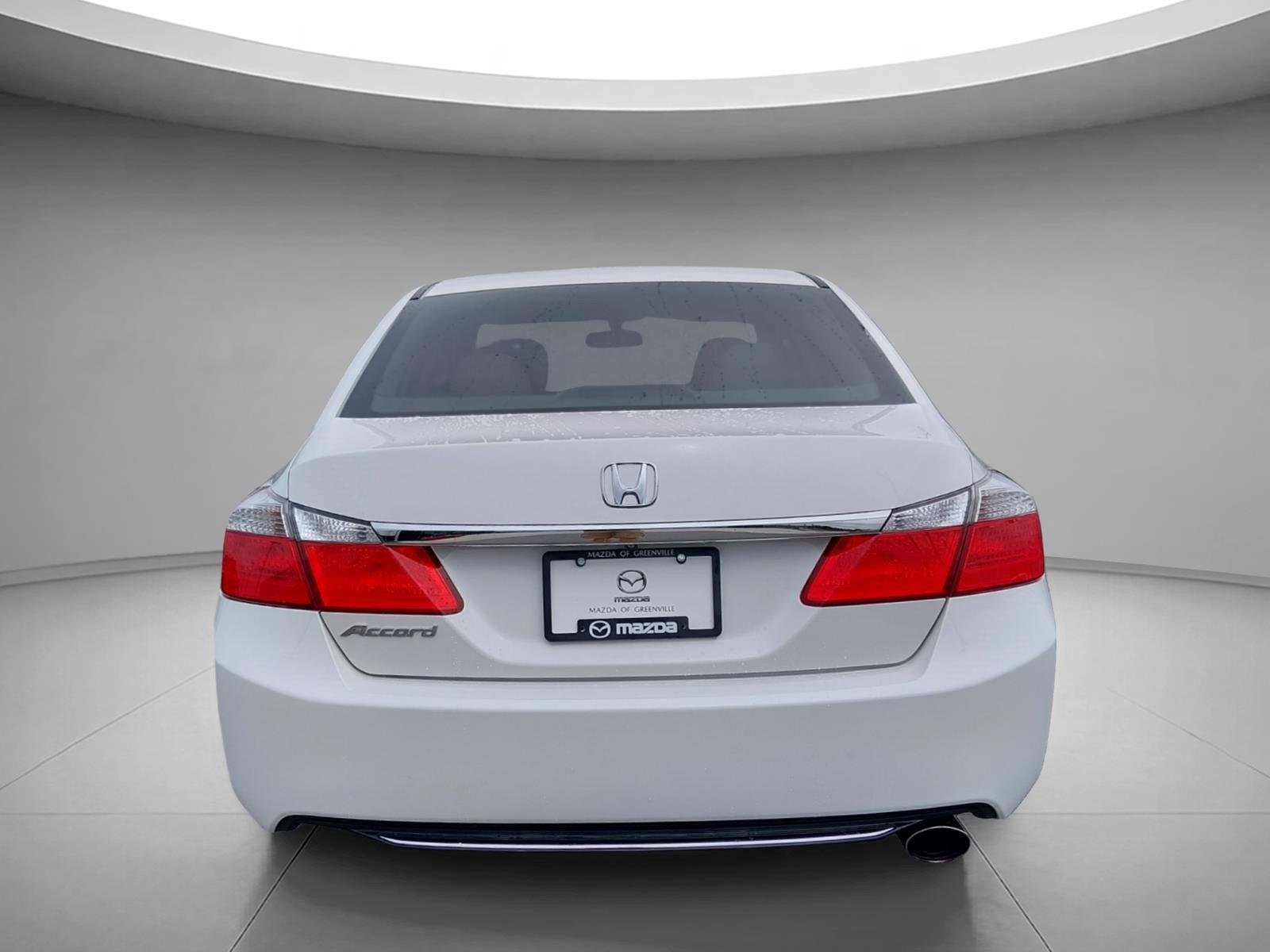 Used 2015  Honda LX image 4