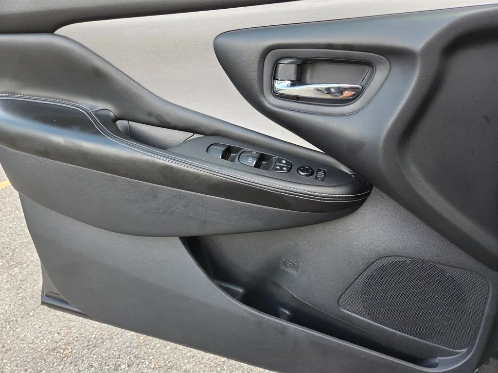 Used 2023 Gray Nissan SV image 21