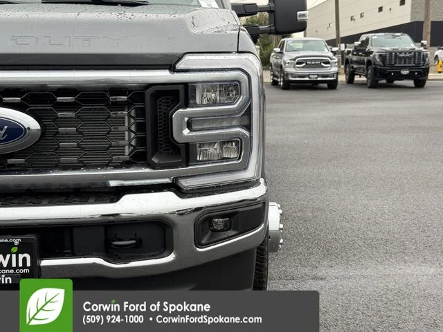 New 2026 Carbonized Gray Metallic Ford XLT image 7