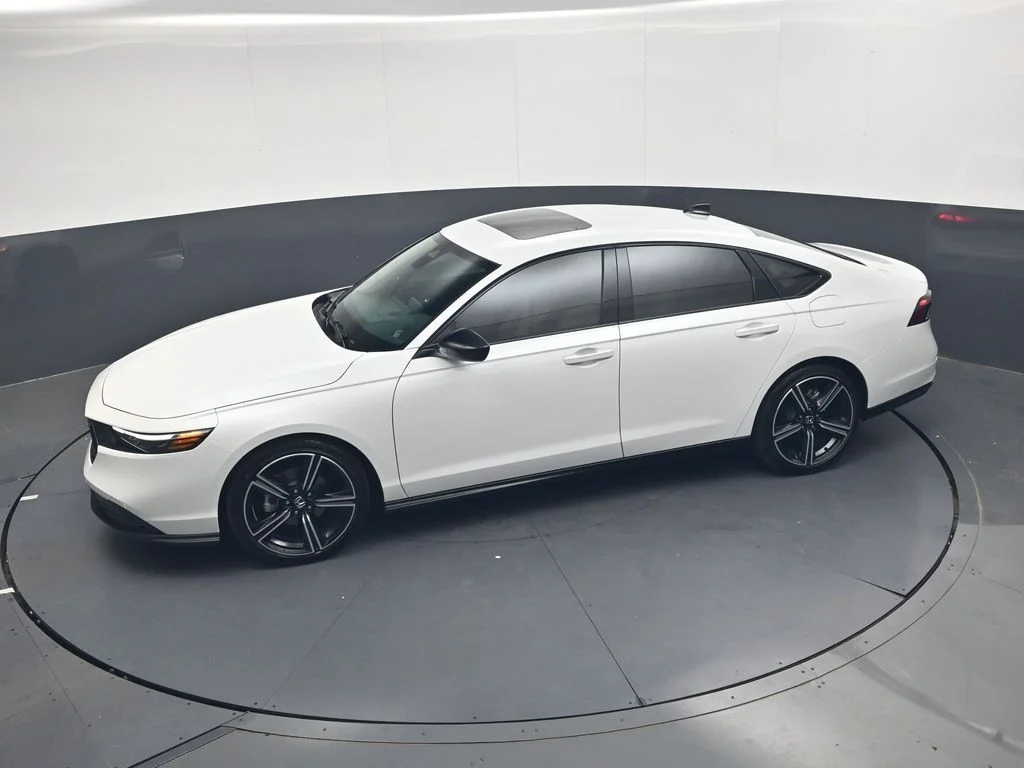 Certified Used 2026 Platinum White Pearl Honda SE image 24