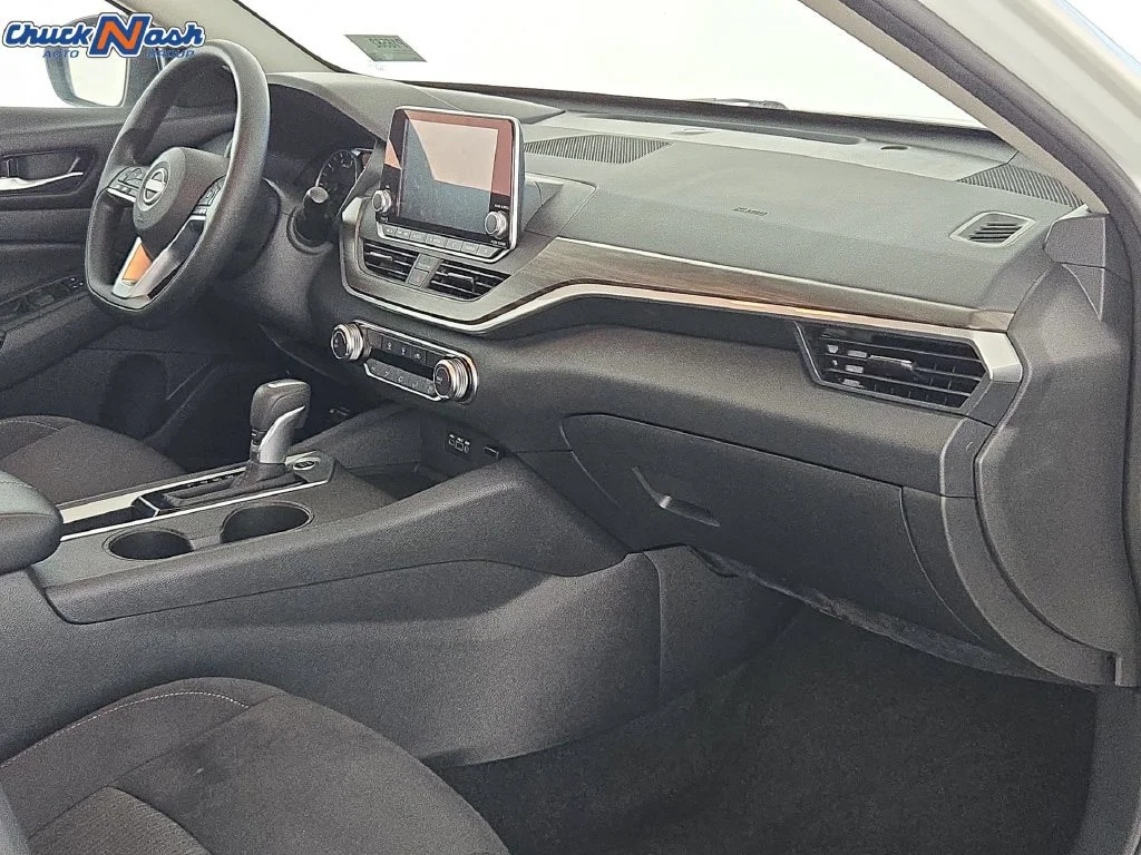 2025 Nissan Altima SV - Photo 32