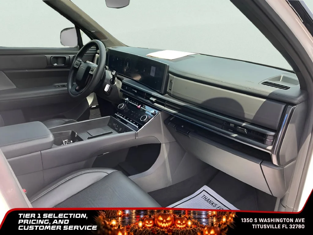 Used 2025 White Hyundai Calligraphy image 18