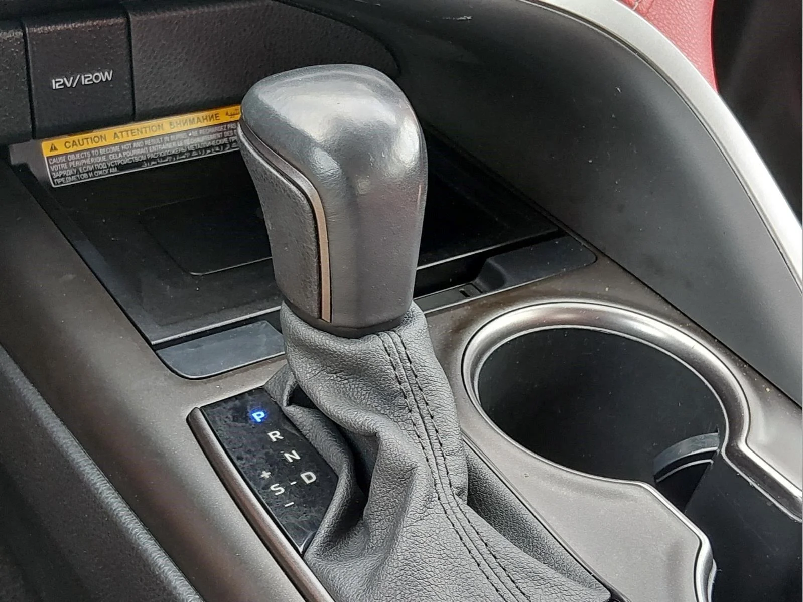 Used 2021 Wind Chill Pearl Toyota XSE image 27