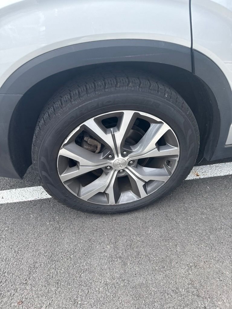 Used 2022 Silver Hyundai SEL image 10