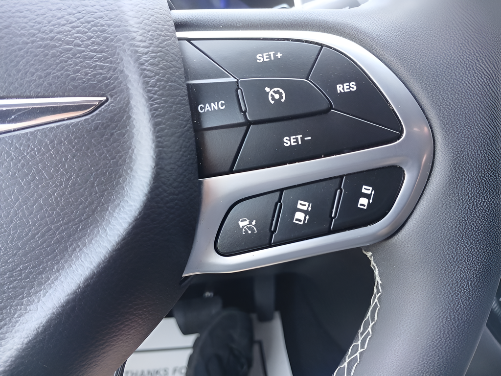 Used 2025 Black Chrysler Select image 21